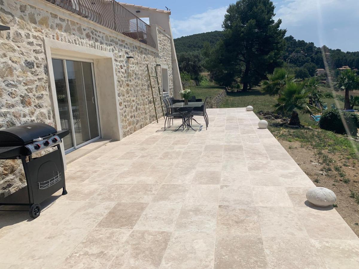 Appartement neuf Rez de jardin 45 m2 vue mer et vignes 10 mn des plages Le Beausset Buitenkant foto
