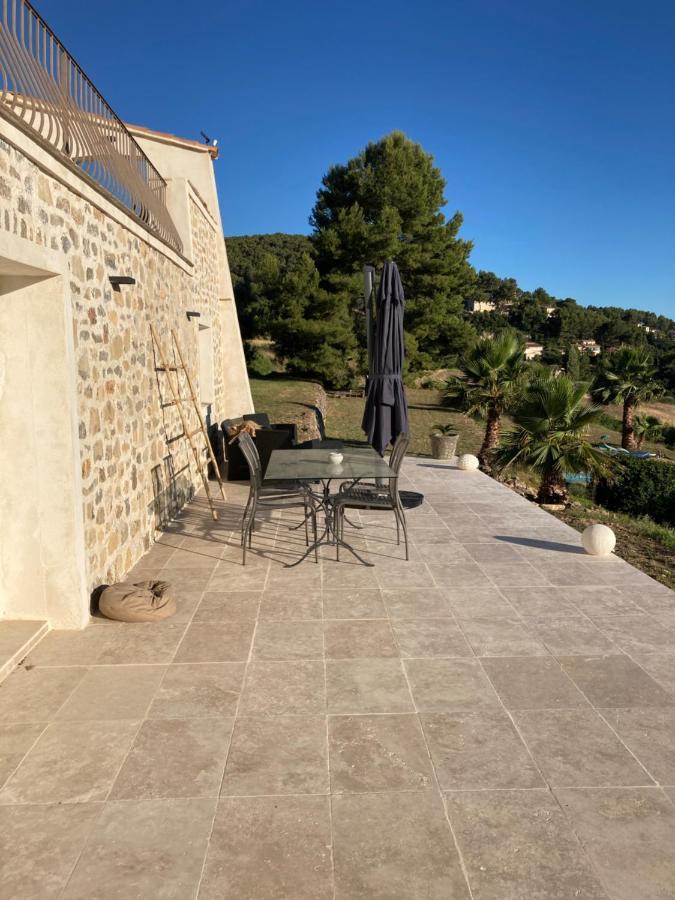 Appartement neuf Rez de jardin 45 m2 vue mer et vignes 10 mn des plages Le Beausset Buitenkant foto