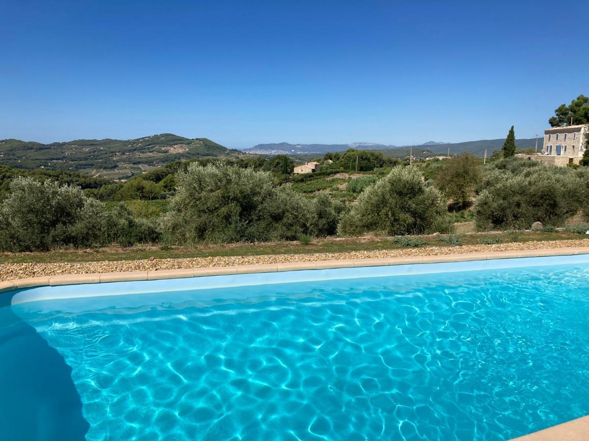 Appartement neuf Rez de jardin 45 m2 vue mer et vignes 10 mn des plages Le Beausset Buitenkant foto